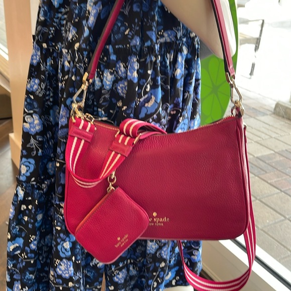 Kate Spade Rosie Shoulder Bag With Tech Attachment AirPod 
Renaissance Rosie
NWT - Picture 14 of 16